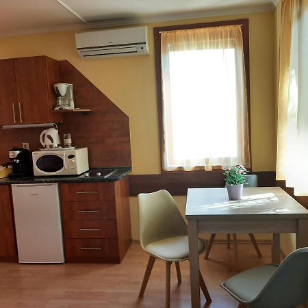 Aqua Apartman Gyula Bagian luar foto