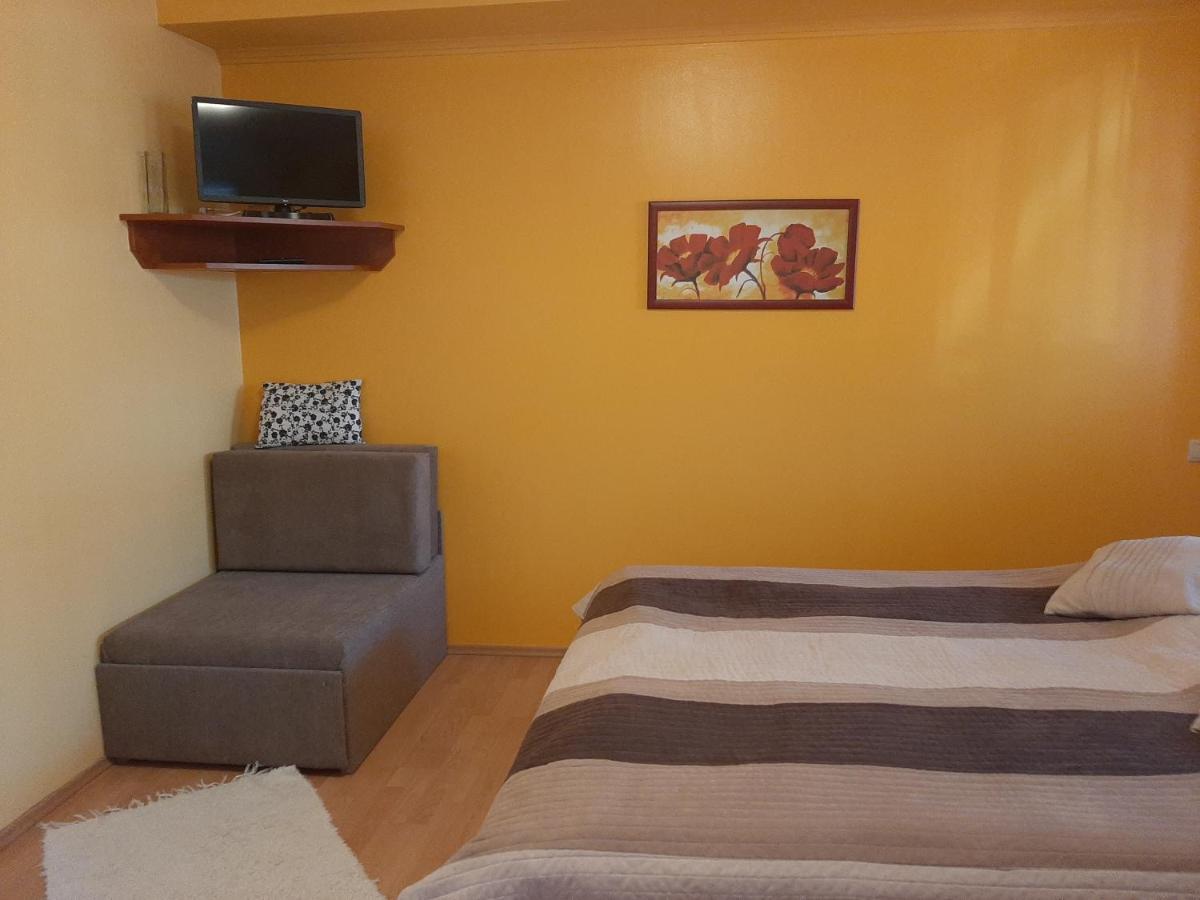 Aqua Apartman Gyula Bagian luar foto
