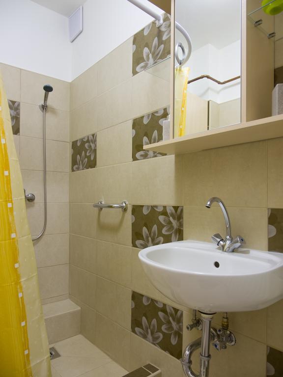 Aqua Apartman Gyula Bagian luar foto