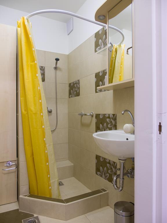 Aqua Apartman Gyula Bagian luar foto