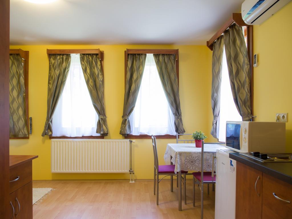 Aqua Apartman Gyula Bagian luar foto