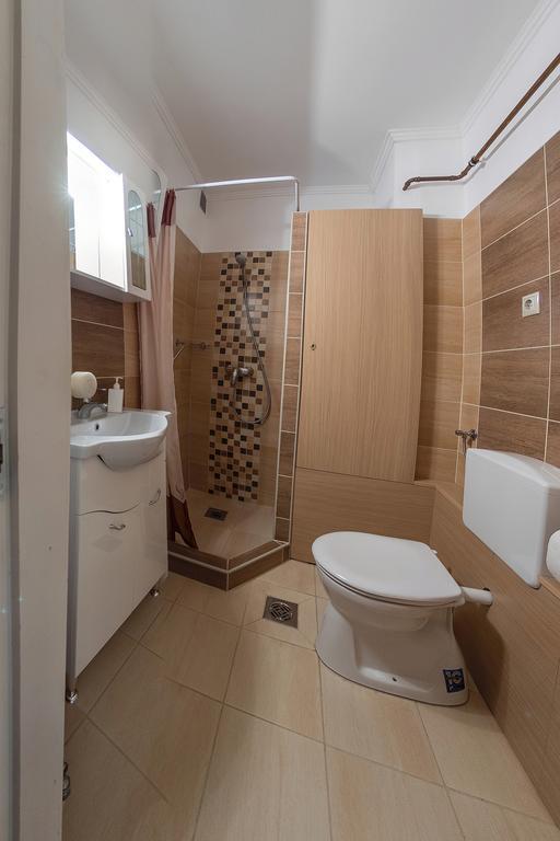 Aqua Apartman Gyula Bagian luar foto