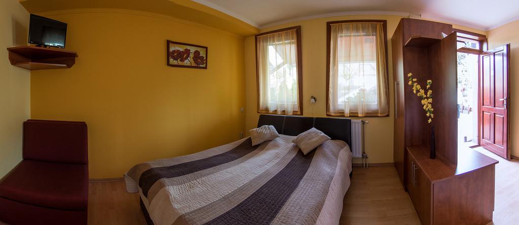 Aqua Apartman Gyula Bagian luar foto