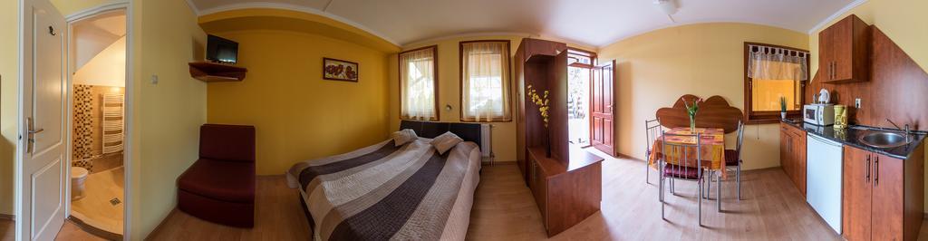 Aqua Apartman Gyula Bagian luar foto