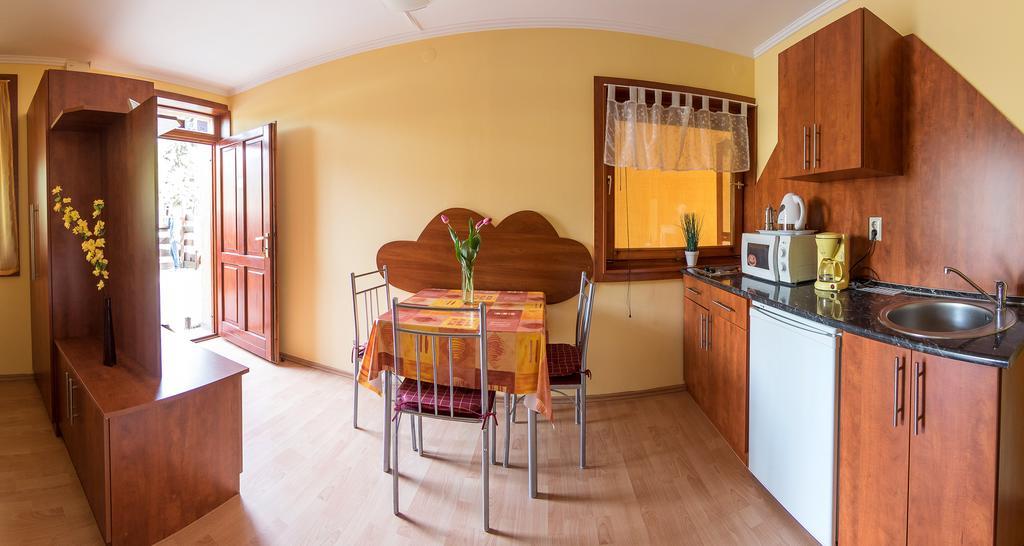 Aqua Apartman Gyula Bagian luar foto